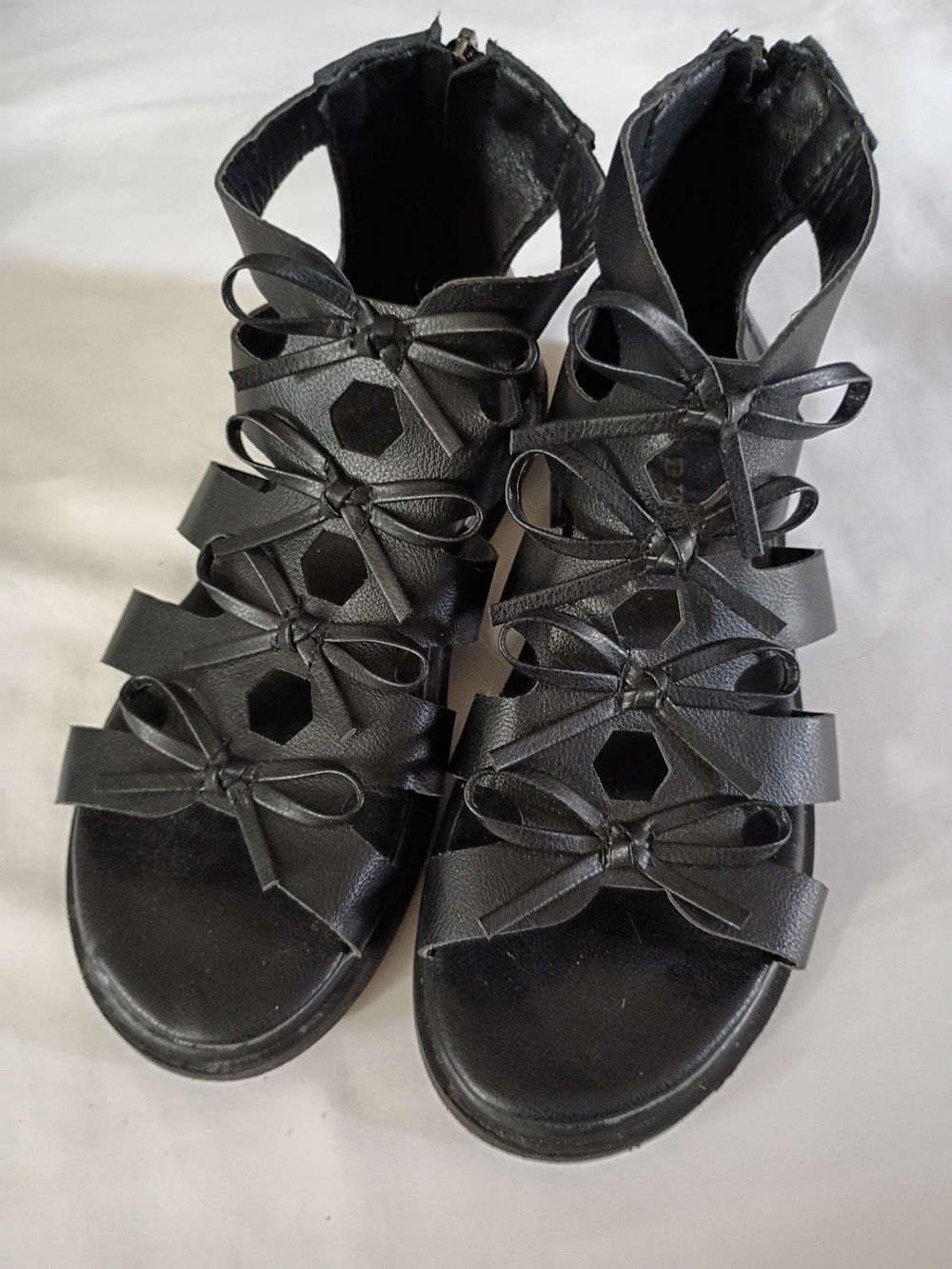ModelCo Kids Black Multi-Strap Gladiator Sandals with Bows